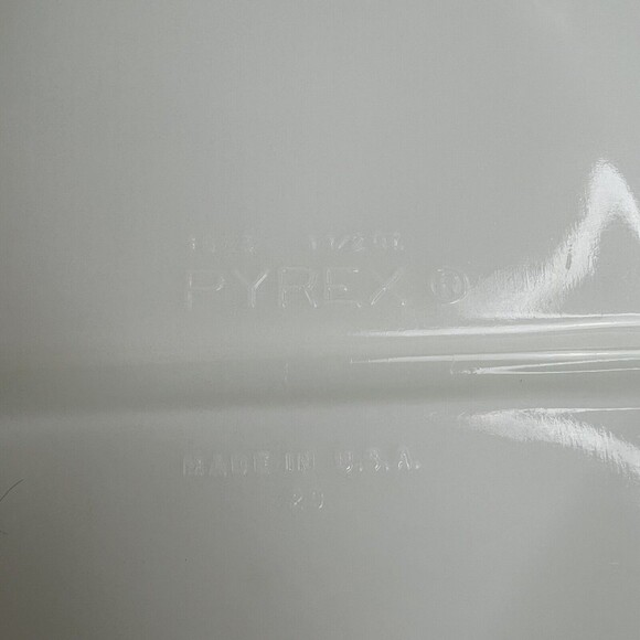 Vintage 1960s Pyrex White Milk Glass Divided Platter - Picture 5 of 7